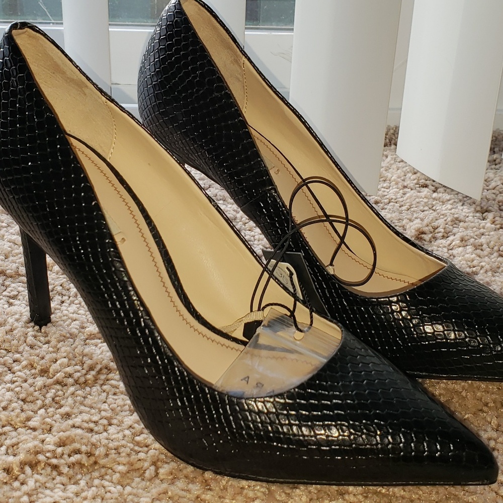 Shoes - Picture 4 of 4